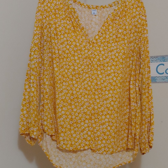 XL Old Navy yellow floral blouse - Picture 2 of 5